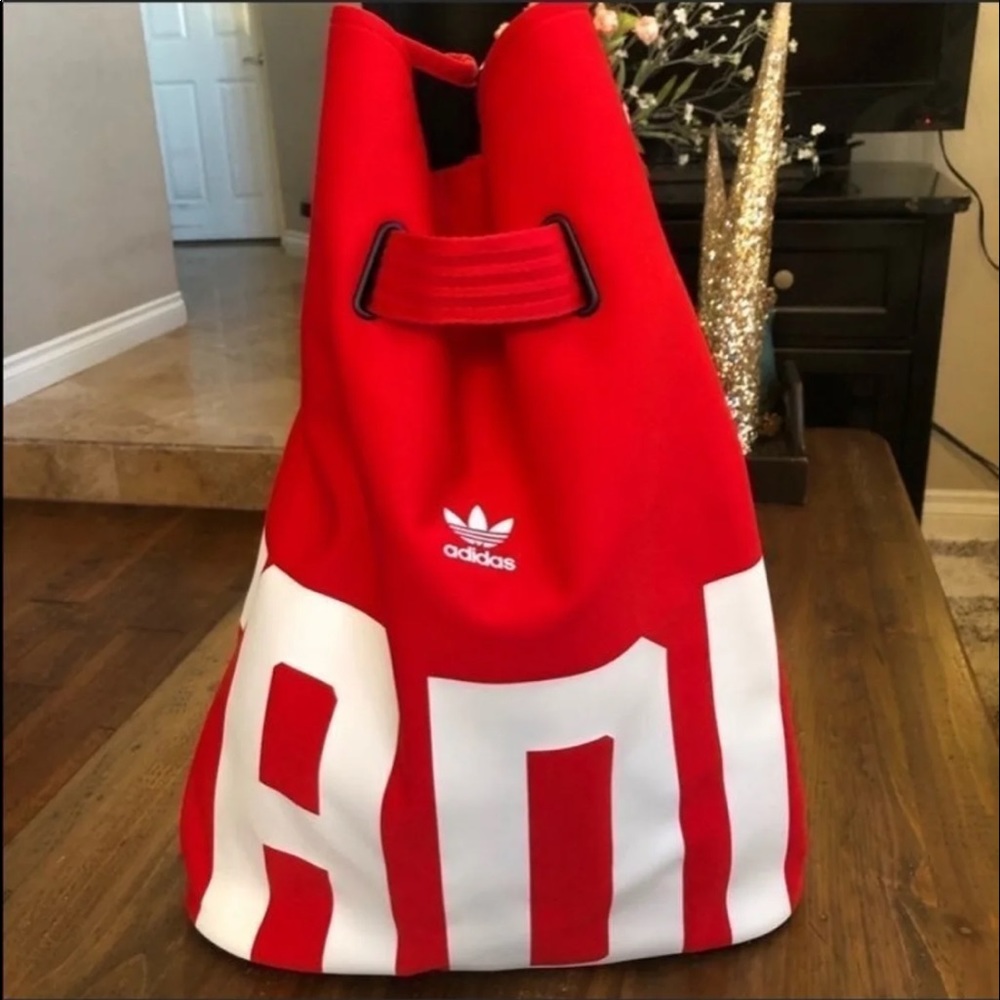 😍😍ADIDAS RARE BOLD AND BRIGHT BACKPACK😍😍
